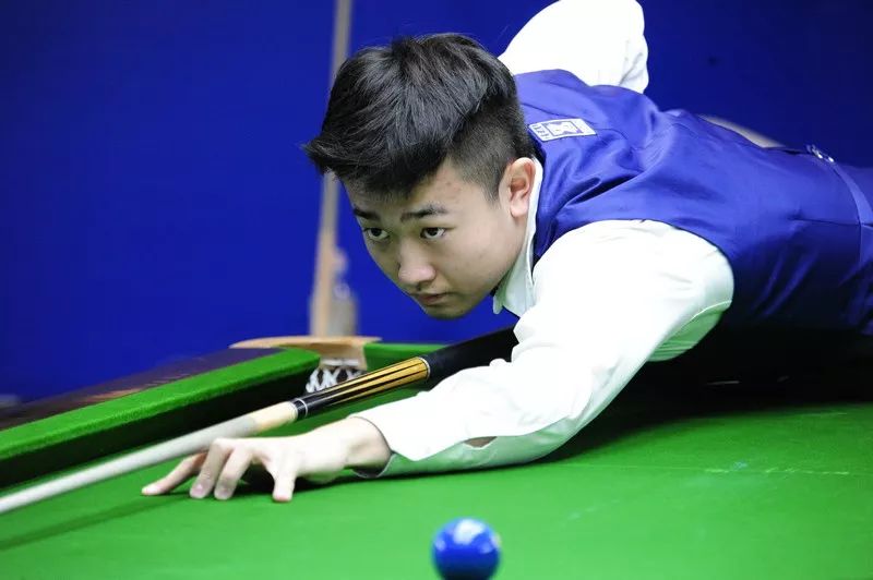 配浅色边框 配浅色边框